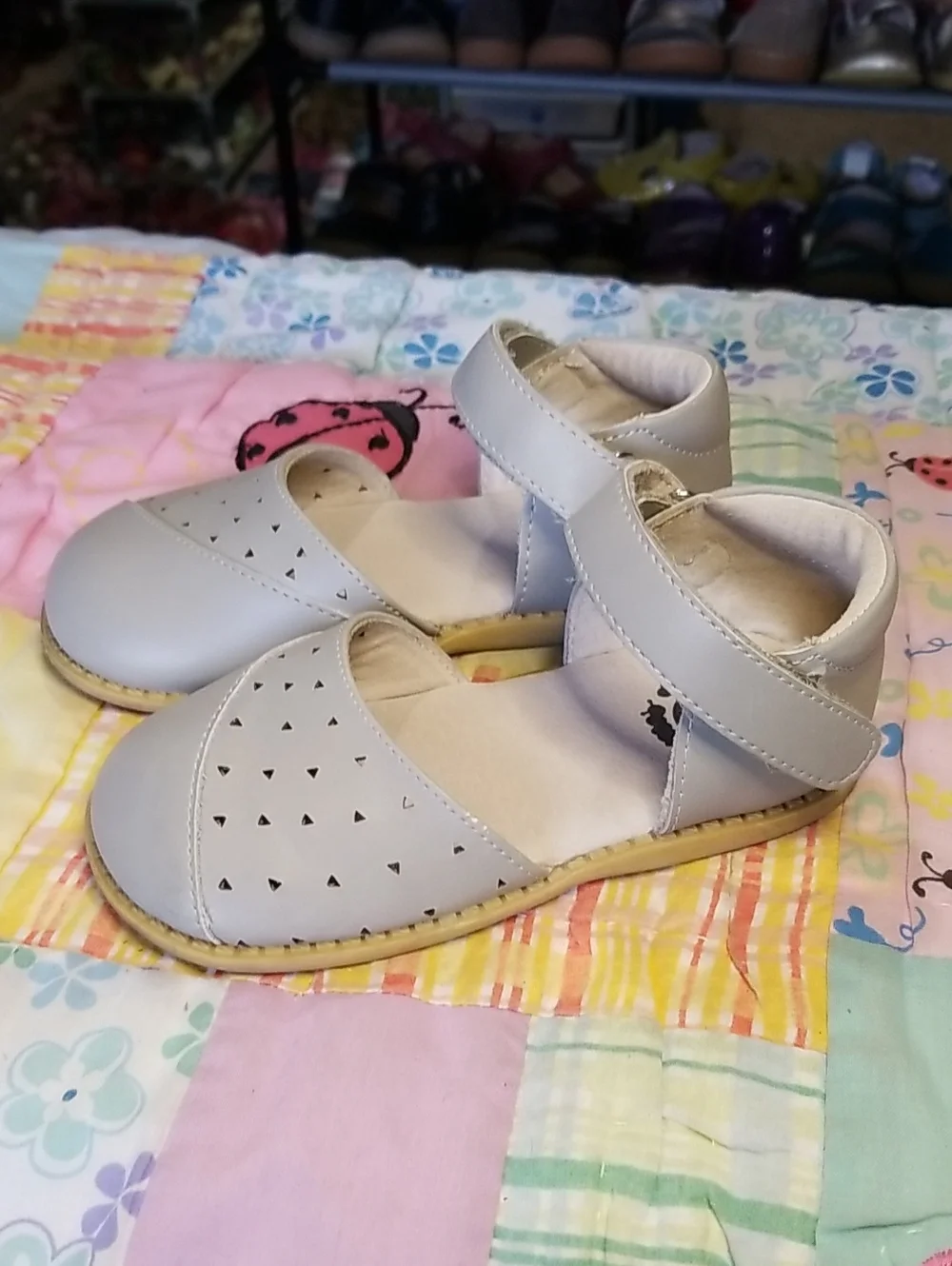 Livie & Luca light gray
